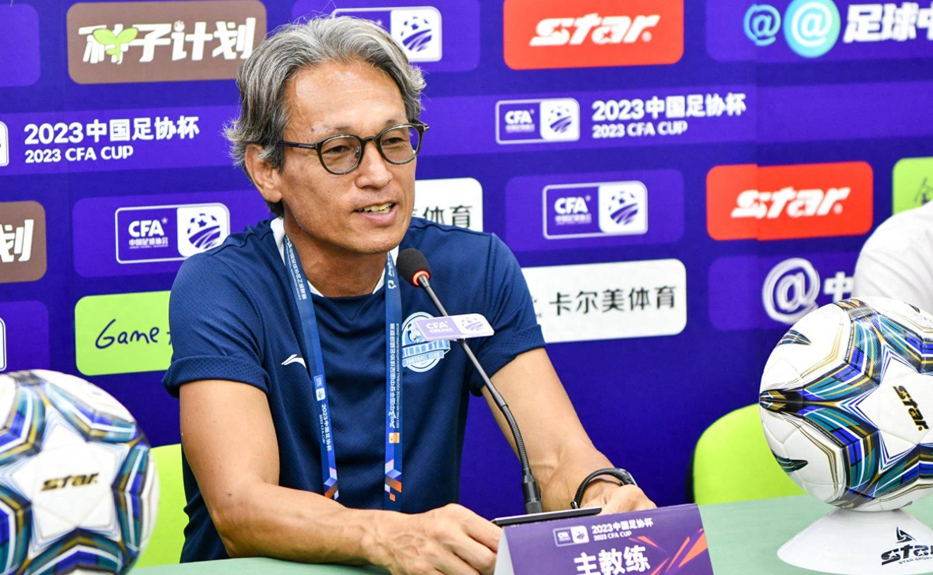 爱游戏-费城76人迎法国杯关键赛波尔图更衣室发声备战亚冠，关键时刻奥兰多魔术调整名单以备英超看傻球迷(76人主场球馆)